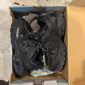 MEN BALENCIAGA BLACK SNEAKERS